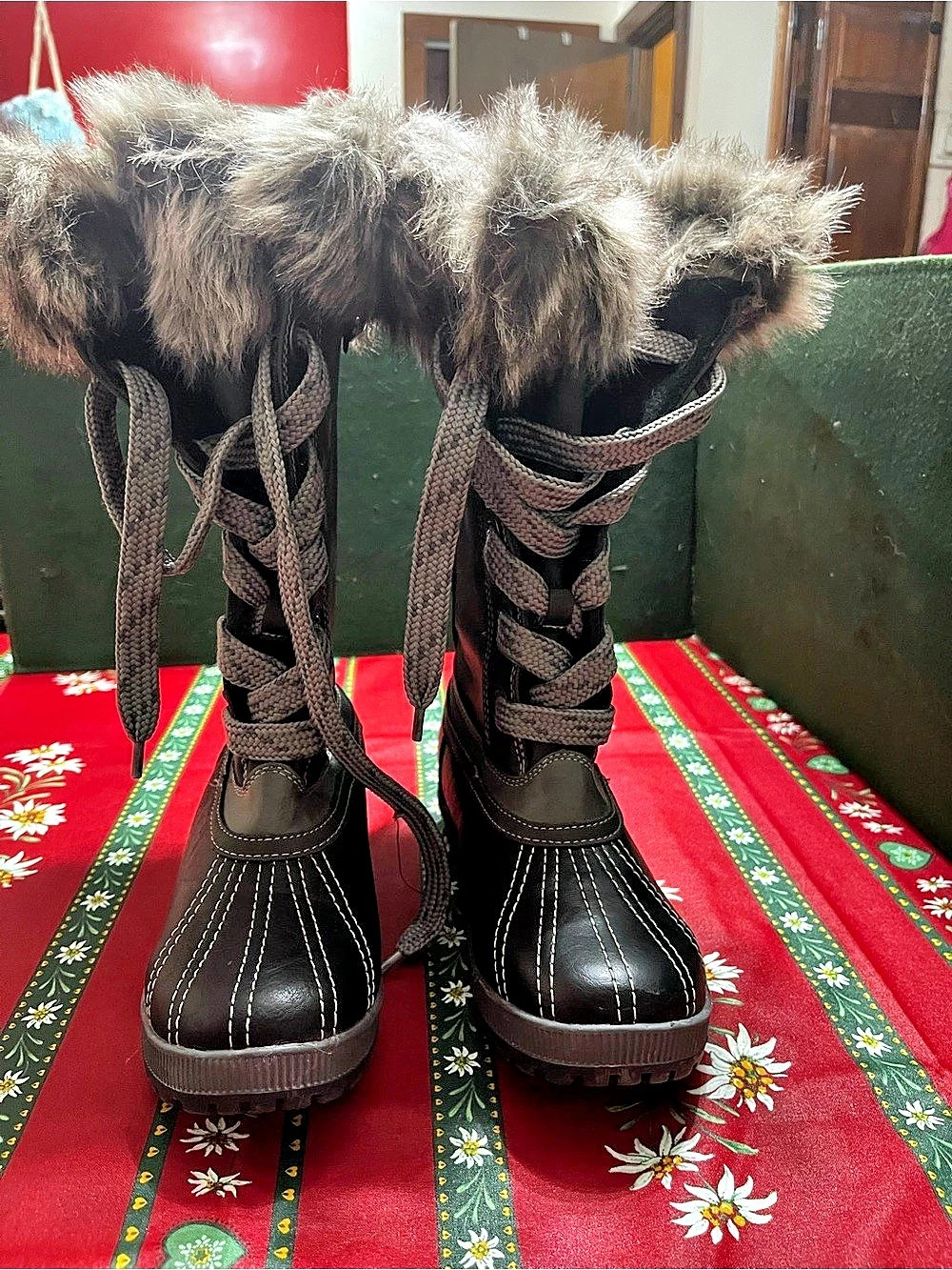 London Fog Melton 2 Women's Winter Boots Size 7